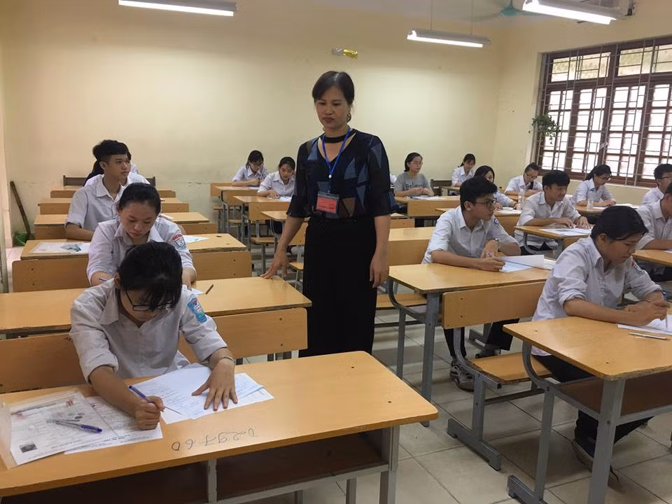 Đề Toán THPT phân hóa cao, nhiều thí sinh bật khóc ảnh 22 Đề Toán THPT phân hóa cao, nhiều thí sinh bật khóc ảnh 22