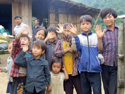 Tỷ lệ bé trai đang tăng cao so với bé gái (Trẻ em ở Bản Xà Quế, xã Chung Chải, huyện Mường Nhé, tỉnh Điện Biên) . Ảnh: T.Hà Tỷ lệ bé trai đang tăng cao so với bé gái (Trẻ em ở Bản Xà Quế, xã Chung Chải, huyện Mường Nhé, tỉnh Điện Biên)