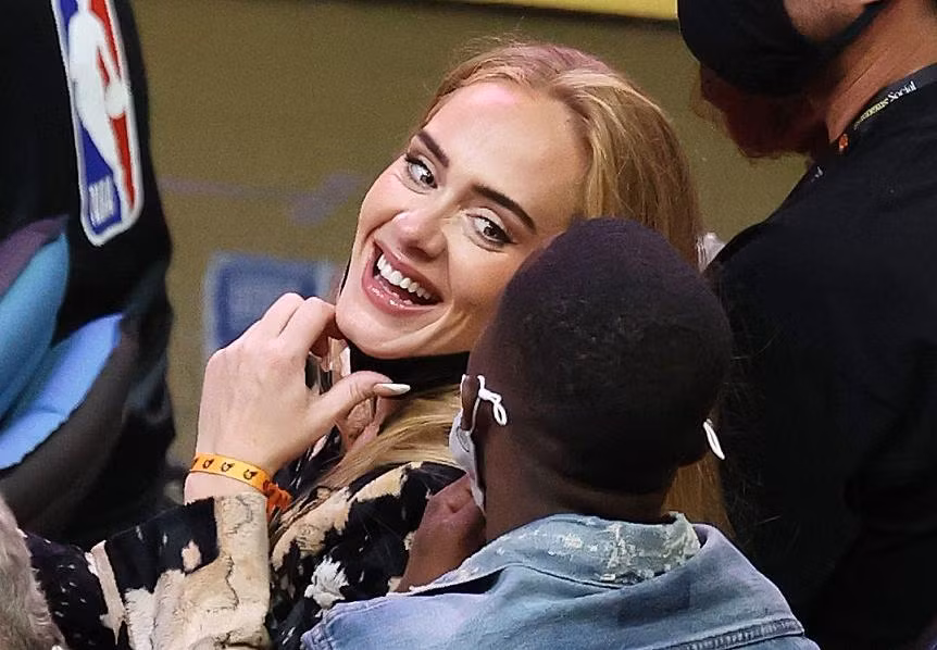 Hình ảnh mới nhất của Adele những ngày vừa qua khiến fan "lụy tim" vì quá xinh đẹp.