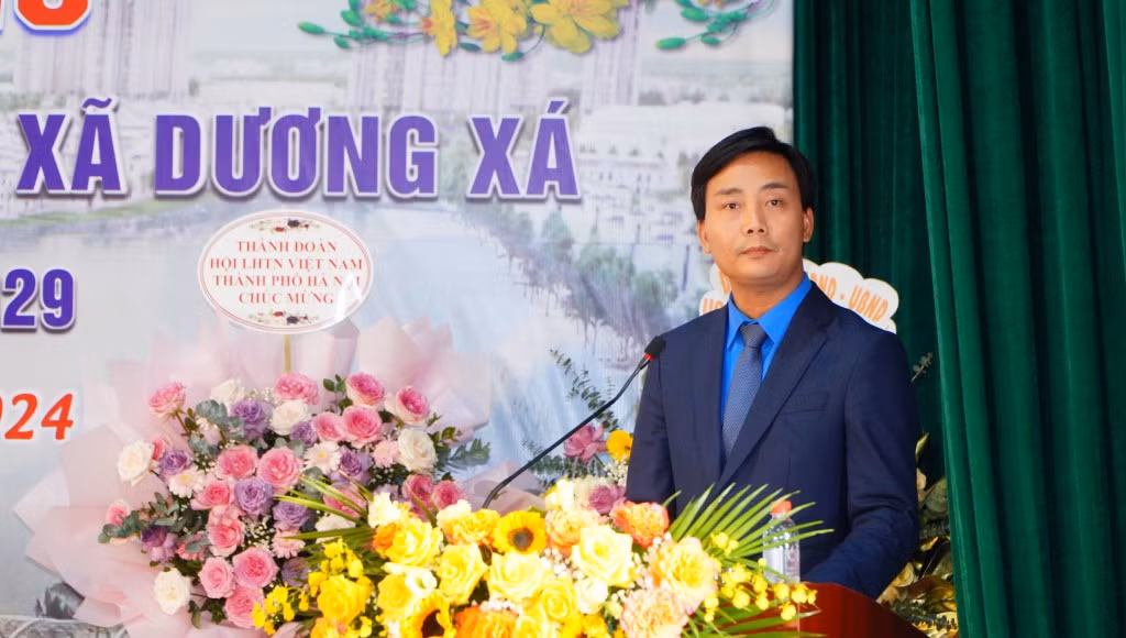 Anh Nguyễn Đức Tiến – Phó Bí thư thường trực Thành Đoàn, Chủ tịch Hội LHTN Hà Nội phát biểu tại Đại hội Anh Nguyễn Đức Tiến – Phó Bí thư thường trực Thành Đoàn, Chủ tịch Hội LHTN Hà Nội phát biểu tại Đại hội