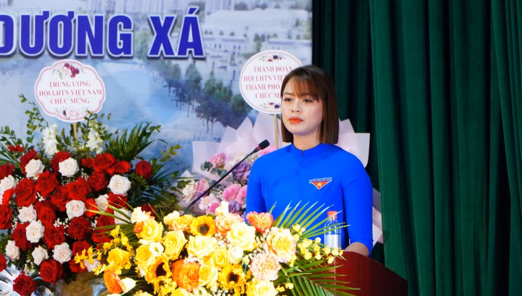 Chị Lê Thị Thuỳ Dương trình bày chương trình hành động tại Đại hội Chị Lê Thị Thuỳ Dương trình bày chương trình hành động tại Đại hội