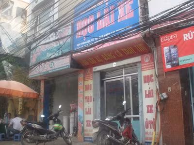 Nơi nhận đào tạo lái xe B2 chỉ bằng 1/5 thời gian quy định. Nơi nhận đào tạo lái xe B2 chỉ bằng 1/5 thời gian quy định