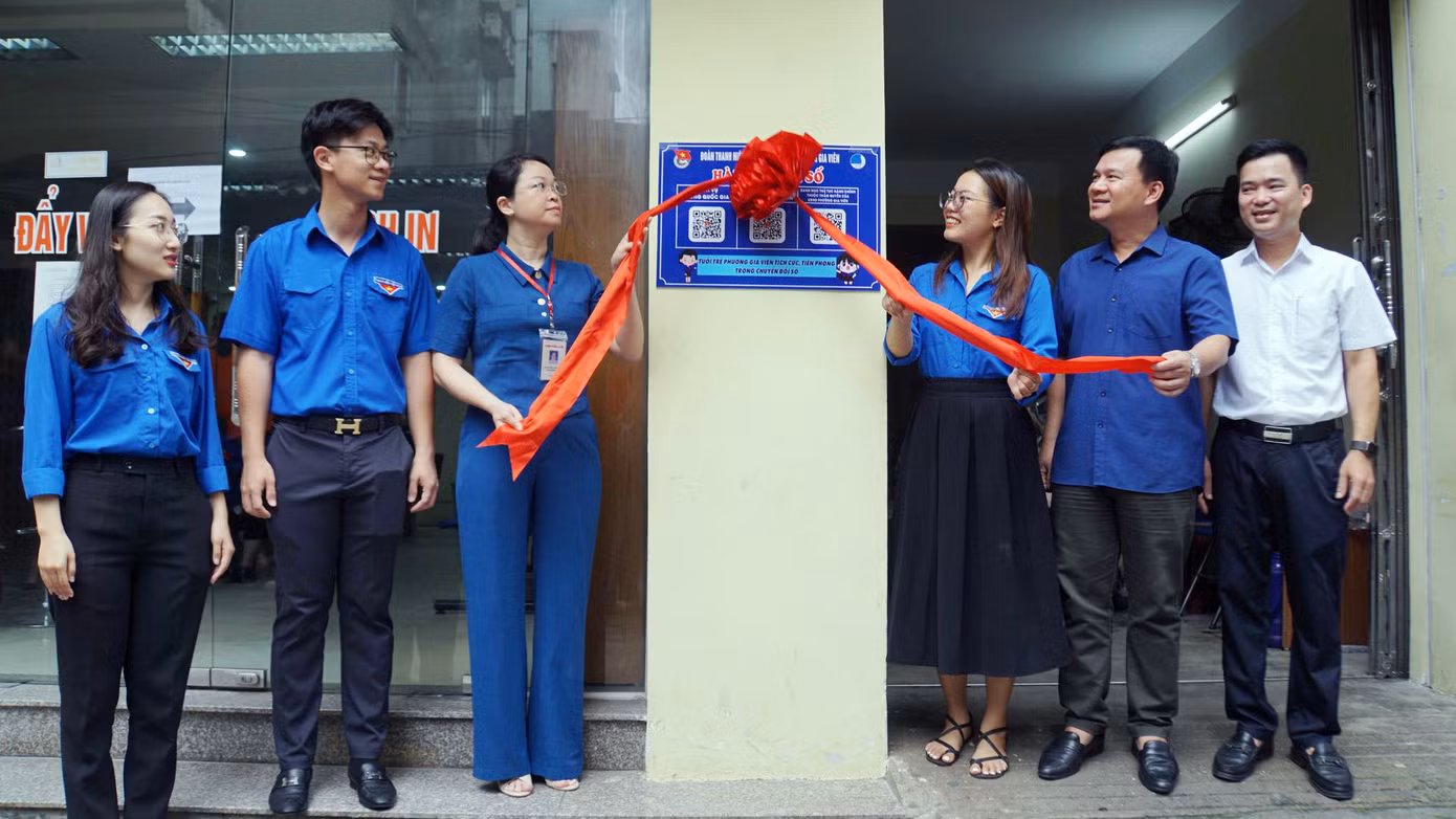 Quận Đoàn Ngô Quyền (Hải Phòng) ra mắt mô hình "Hành chính số" tại phường Gia Viên.