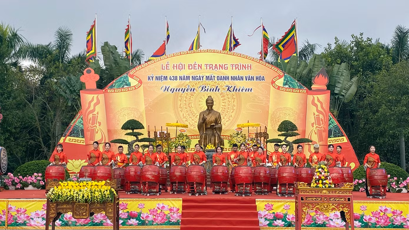 Lễ phát động cuộc thi sáng tác văn học nghệ thuật về thân thế, sự nghiệp Trạng Trình Nguyễn Bỉnh Khiêm diễn ra sáng 9/1. Lễ phát động cuộc thi sáng tác văn học nghệ thuật về thân thế, sự nghiệp Trạng Trình Nguyễn Bỉnh Khiêm diễn ra sáng 9/1.