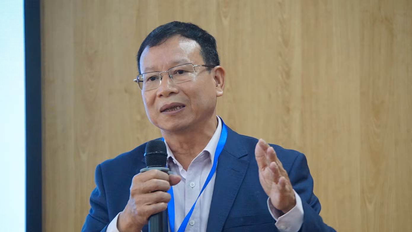 Ông Bùi Ngọc Hải - Phó trưởng BQL Khu kinh tế Hải Phòng trao đổi, chia sẻ về định hướng quy hoạch, phát triển cảng biển - logistics tại Hải Phòng. Ông Bùi Ngọc Hải - Phó trưởng BQL Khu kinh tế Hải Phòng trao đổi, chia sẻ về định hướng quy hoạch, phát triển cảng biển - logistics tại Hải Phòng.
