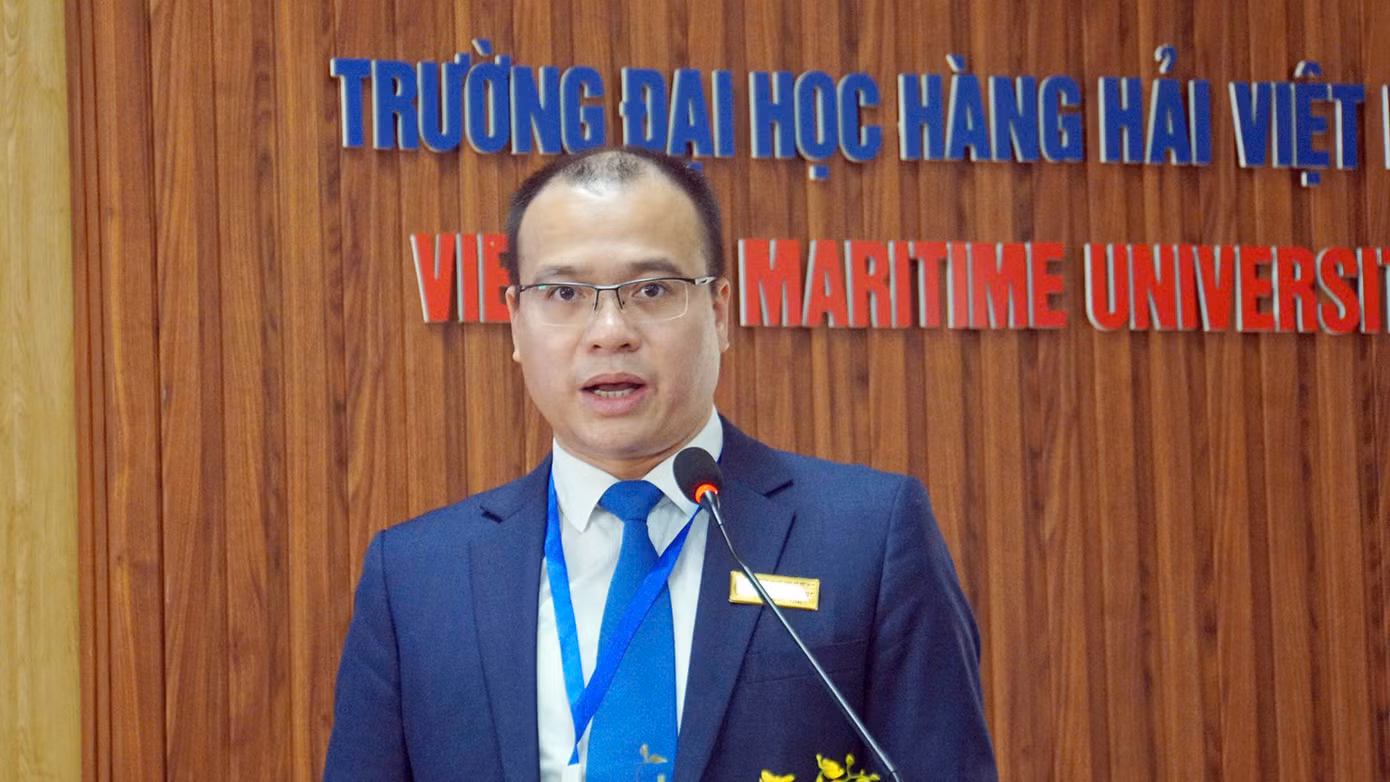 PGS.TS Nguyễn Minh Đức - Phó hiệu trưởng Trường Đại học Hàng hải Việt Nam. PGS.TS Nguyễn Minh Đức - Phó hiệu trưởng Trường Đại học Hàng hải Việt Nam.