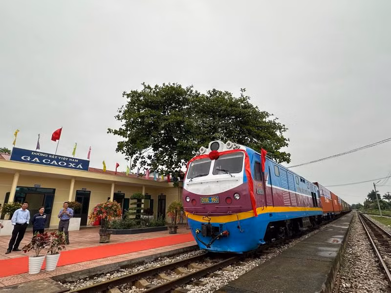 Trước mắt, các ga hiện hữu sẽ được cải tạo trong phạm vi ranh giới hiện trạng. Ảnh: Vneconomy.