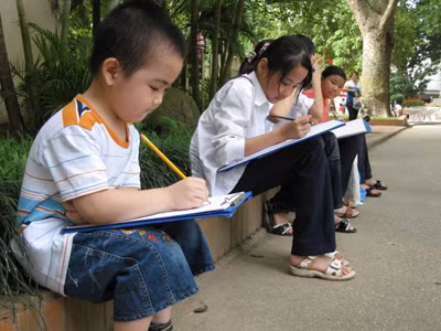 Trẻ em Hà Nội tham gia cuộc thi vẽ tranh “Ước mơ của bé”. Ảnh: P.H