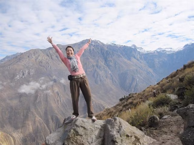Vulann phiêu trên thung lũng Colca - thung lũng sâu nhất thế giới