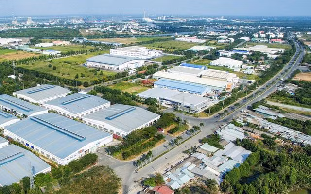 Dự án đầu tư xây dựng và kinh doanh kết cấu hạ tầng khu công nghiệp VSIP Thái Bình có quy mô sử dụng đất là 333,4 ha, tổng vốn đầu tư gần 5.000 tỷ đồng. Ảnh minh họa. Dự án đầu tư xây dựng và kinh doanh kết cấu hạ tầng khu công nghiệp VSIP Thái Bình có quy mô sử dụng đất là 333,4 ha, tổng vốn đầu tư gần 5.000 tỷ đồng. Ảnh minh họa.
