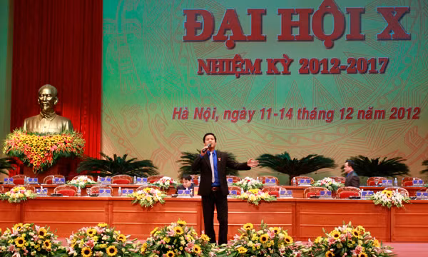Ngoài ra, Đại hội Đoàn toàn quốc X còn có nhiều những dấu ấn khác. Đáng kể, thi biểu diễn văn nghệ giữa các đoàn với nhau. Các tiết mục văn nghệ được biểu diễn xen kẽ các hoạt động của Đại hội như tạo không khí thư giãn cho các đại biểu