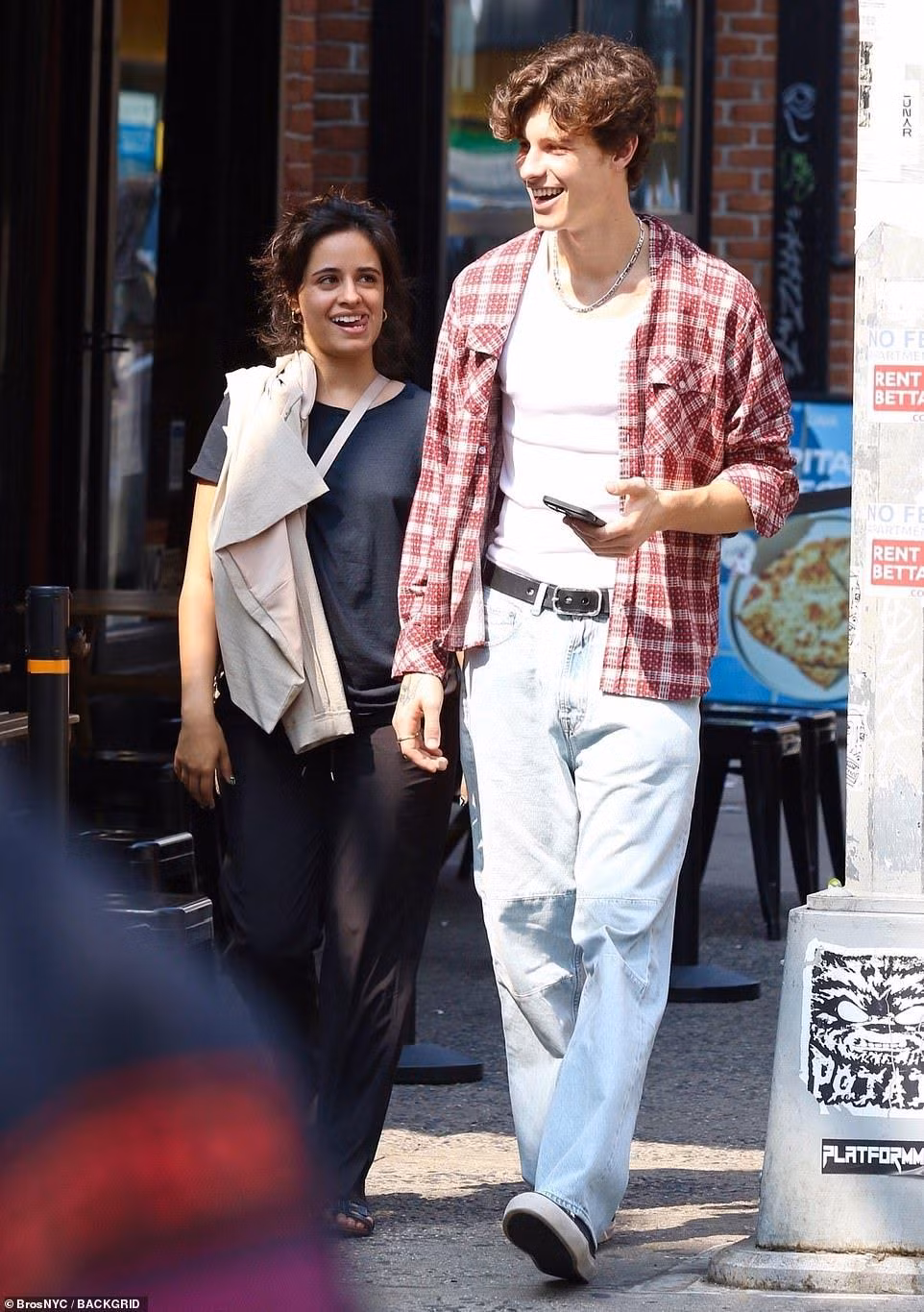 Shawn Mendes luôn biết cách khiến Camila vui vẻ.