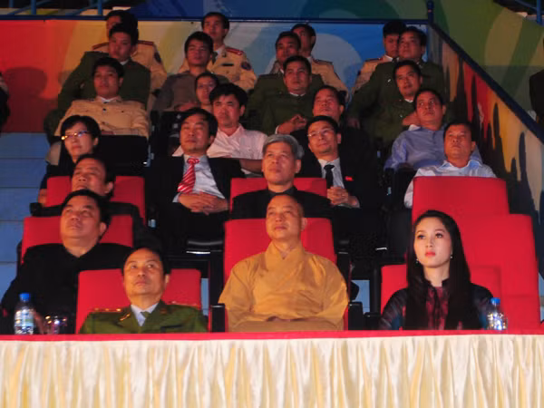 Mỗi người Việt Nam cần phải nhận thức nghiêm túc về tác hại khôn lường của tai nạn giao thông đối với quá trình phát triển chung của đất nước, cũng như đối với cuộc sống của tất cả mọi người dân, mọi gia đình