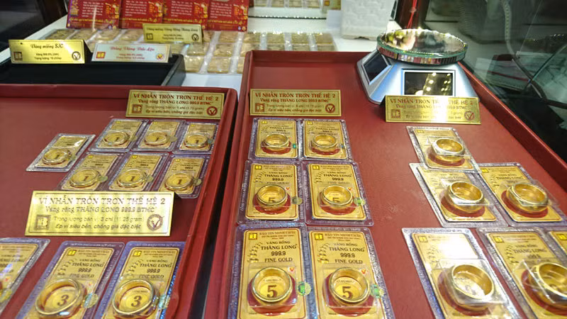 Giá nhẫn tròn tăng cao nhất trong lịch sử. Giá nhẫn tròn tăng cao nhất trong lịch sử.