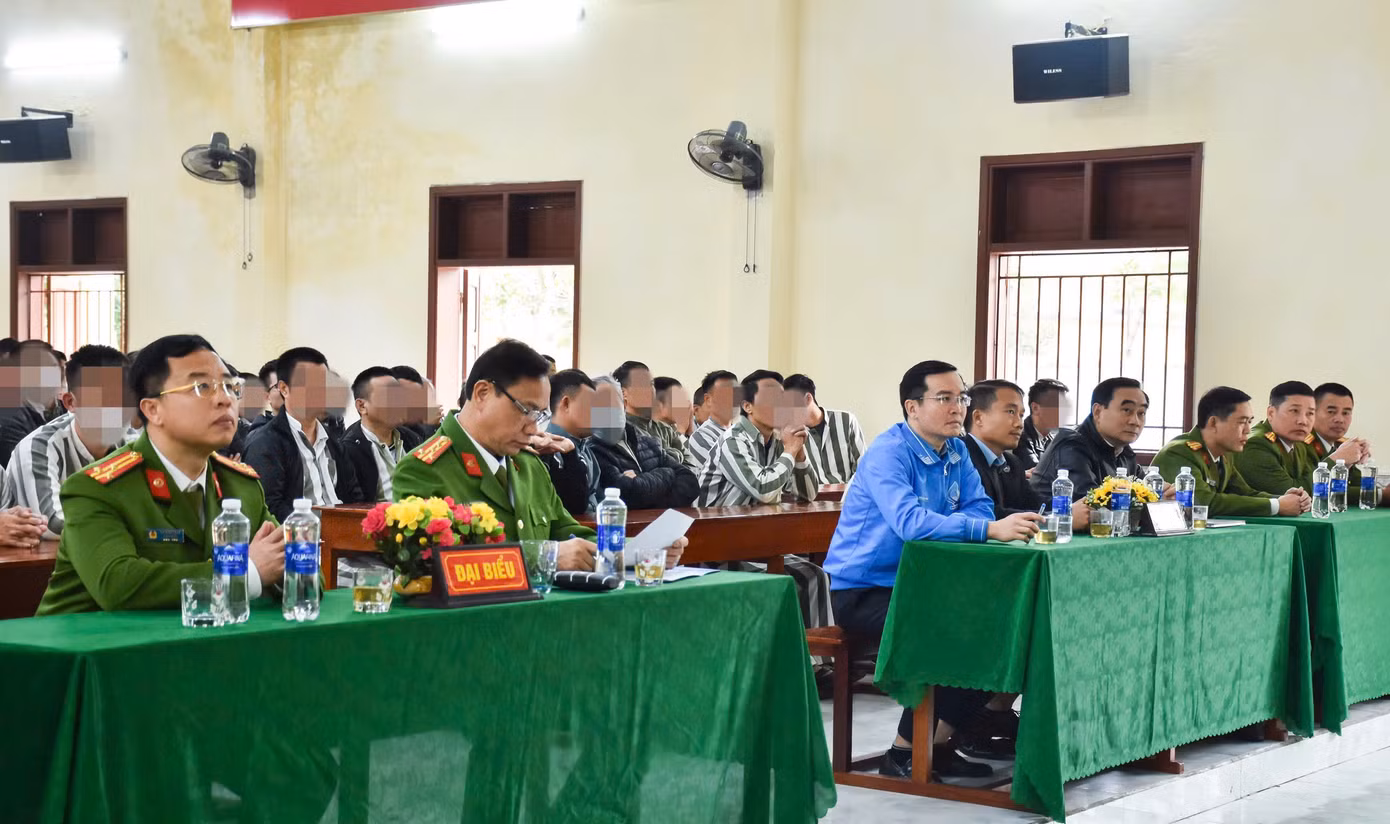 Chương trình “Xuân yêu thương - Thắp sáng ước mơ hoàn lương”.