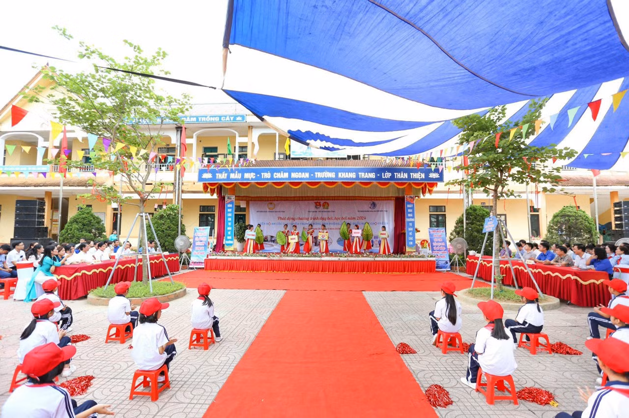 Toàn cảnh buổi lễ phát động. Ảnh: H.N Toàn cảnh buổi lễ phát động. Ảnh: H.N