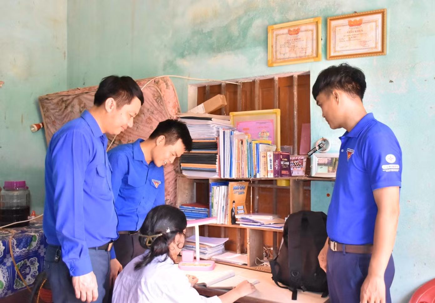 Chương trình năm nay tổ chức chuỗi các hoạt động như: Tư vấn tâm lý, tiếp sức tinh thần, tư vấn hướng nghiệp, tư vấn tuyển sinh… Thời gian qua các cấp bộ Đoàn ở Hà Tĩnh đã chủ động xây dựng, giới thiệu các kênh tiếp nhận nhu cầu cần hỗ trợ của thí sinh.
