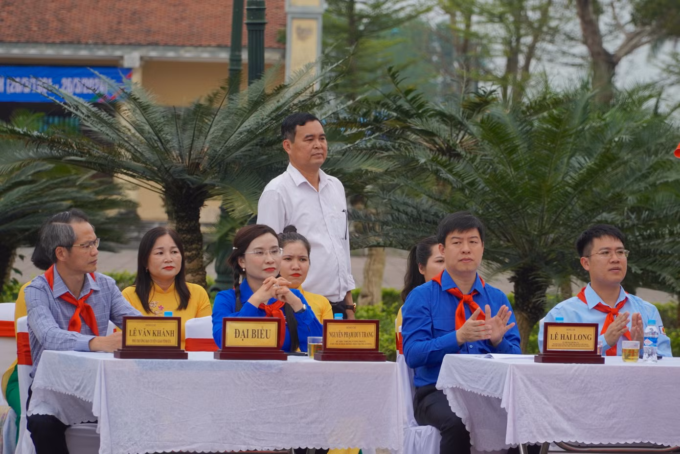 Trong dịp này, Hội đồng Đội tỉnh Hà Tĩnh phối hợp Hội đồng Đội huyện Thạch Hà, Liên đội Trường Tiểu học Lý Tự Trọng (xã Việt Tiến, huyện Thạch Hà) tổ chức kết nạp đội viên cho 70 thiếu niên tiêu biểu. Trong dịp này, Hội đồng Đội tỉnh Hà Tĩnh phối hợp Hội đồng Đội huyện Thạch Hà, Liên đội Trường Tiểu học Lý Tự Trọng (xã Việt Tiến, huyện Thạch Hà) tổ chức kết nạp đội viên cho 70 thiếu niên tiêu biểu.