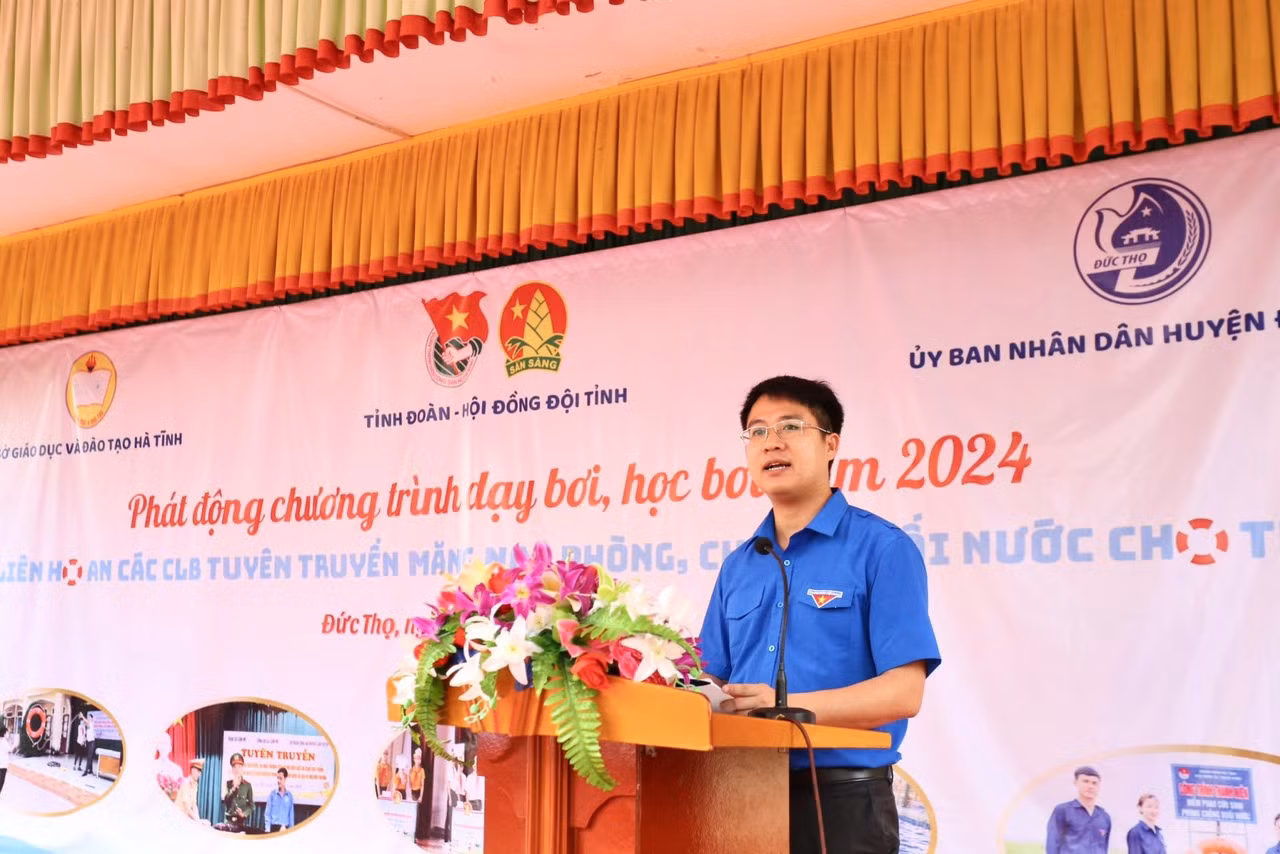 Anh Nguyễn Viết Hải Đăng - Phó Bí thư Tỉnh Đoàn Hà Tĩnh phát biểu tại buổi lễ phát động. Anh Nguyễn Viết Hải Đăng - Phó Bí thư Tỉnh Đoàn Hà Tĩnh phát biểu tại buổi lễ phát động.