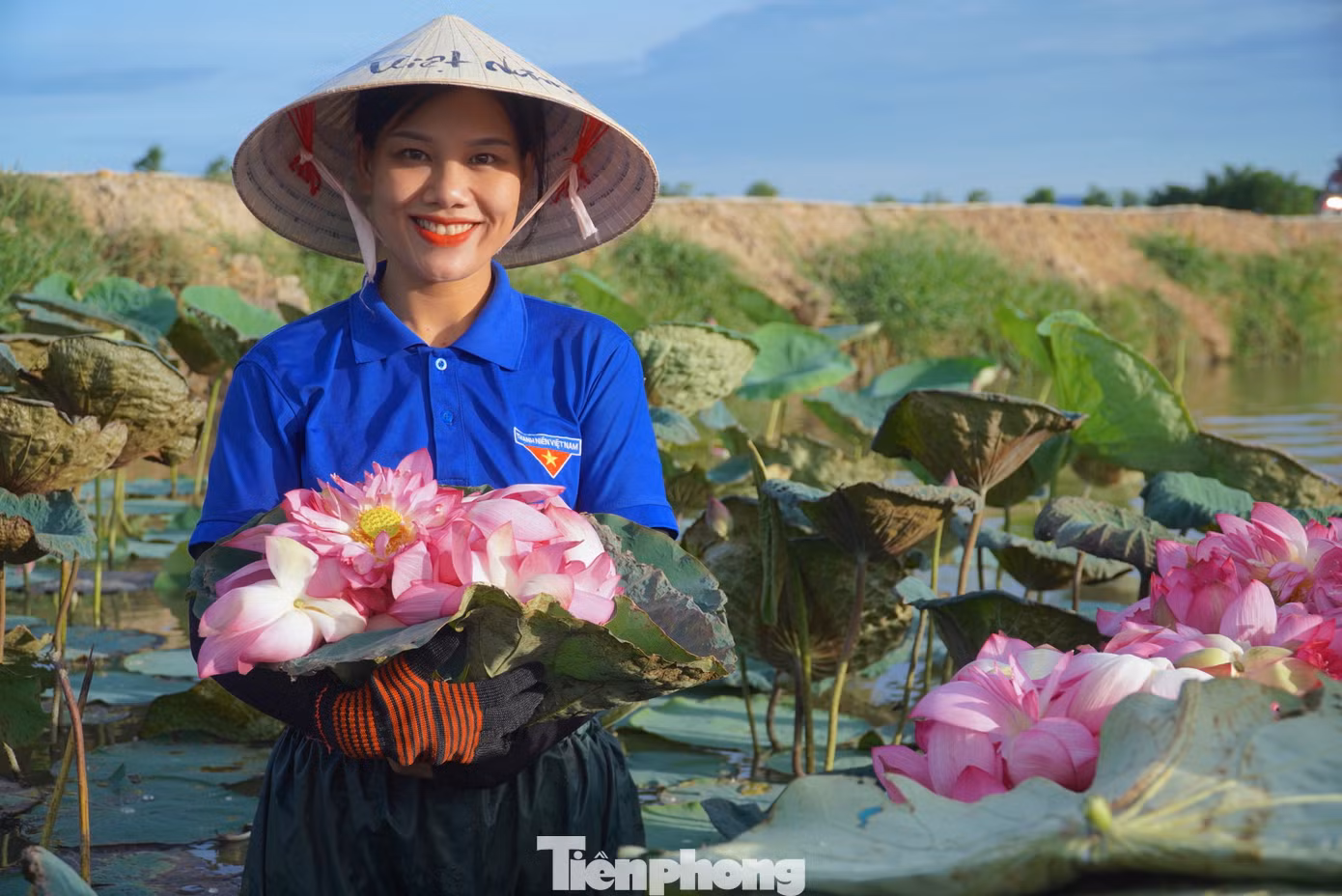 Đầm sen rộng hơn 2h được Đoàn thanh niên xã Thạch Hưng phối hợp với Hội nông dân xã cùng triển khai thực hiện từ năm 2020. Sau hơn 4 năm triển khai, mô hình mang lại hiệu quả kinh tế cao. Đầm sen rộng hơn 2h được Đoàn thanh niên xã Thạch Hưng phối hợp với Hội nông dân xã cùng triển khai thực hiện từ năm 2020. Sau hơn 4 năm triển khai, mô hình mang lại hiệu quả kinh tế cao.