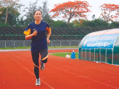 Chiều muộn một mình tập luyện. Chiều muộn một mình tập luyện