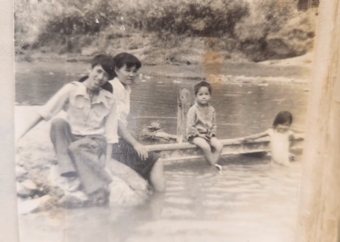 Tuổi niên thiếu, chúng tôi thường ra sông Thương tìm cảm xúc làm thơ (ảnh tư liệu).