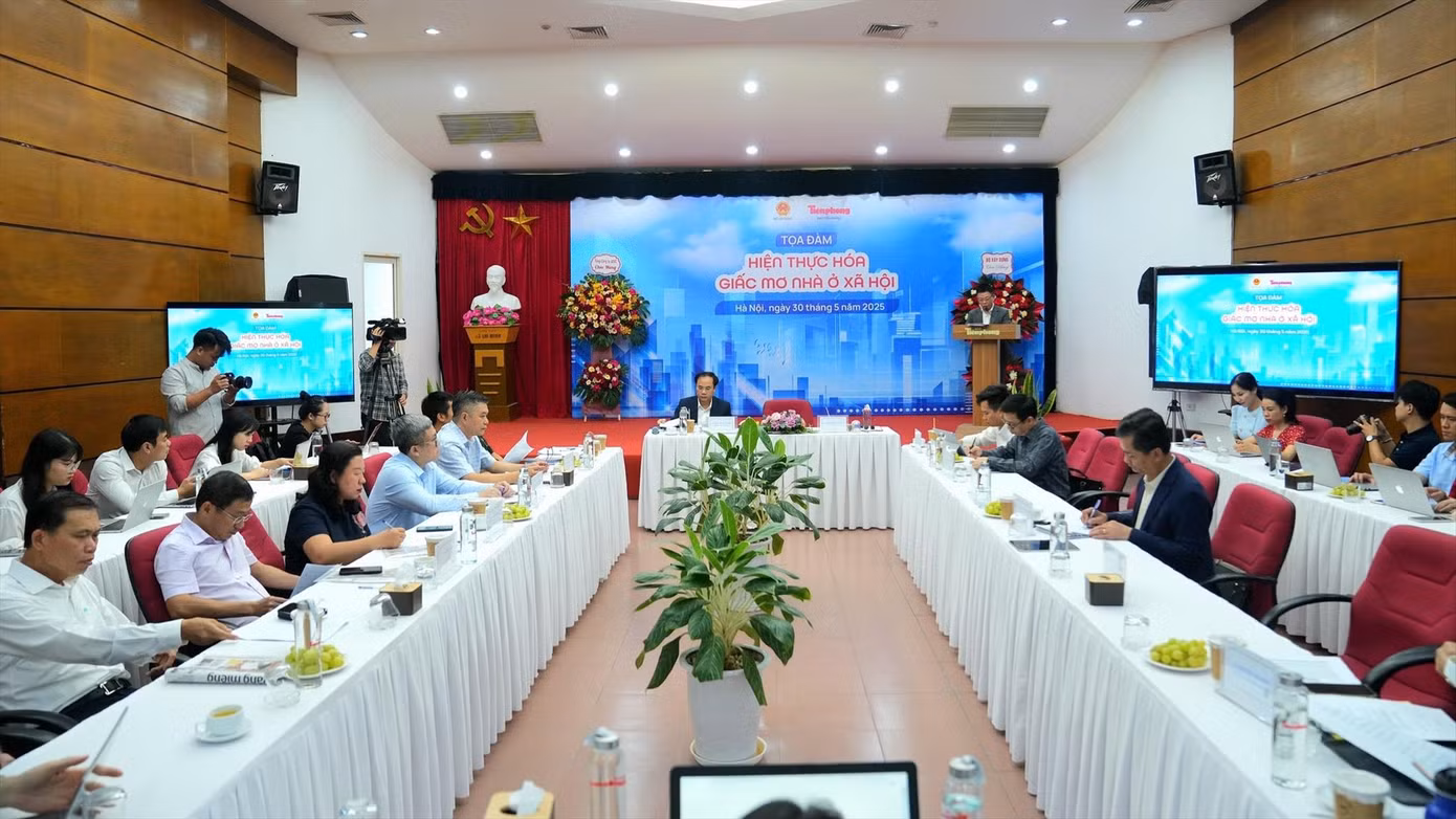 Tọa đàm: “Hiện thực hóa giấc mơ nhà ở xã hội”. Ảnh: Mạnh Thắng Tọa đàm: “Hiện thực hóa giấc mơ nhà ở xã hội”. Ảnh: Mạnh Thắng