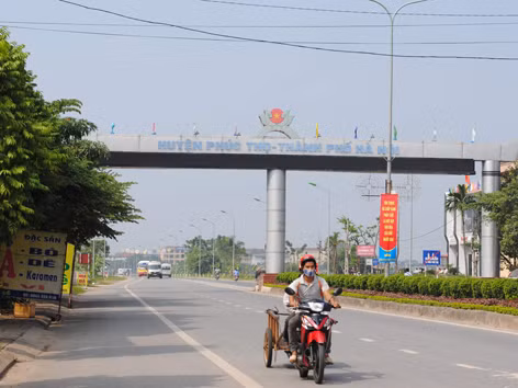 Cổng chào huyện Phúc Thọ ảnh: Hà anh