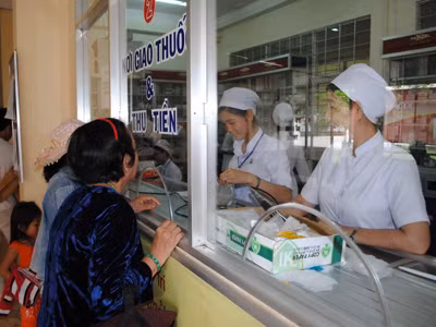 Người dân là đối tượng chịu thiệt đầu tiên trước những sai phạm của ngành y