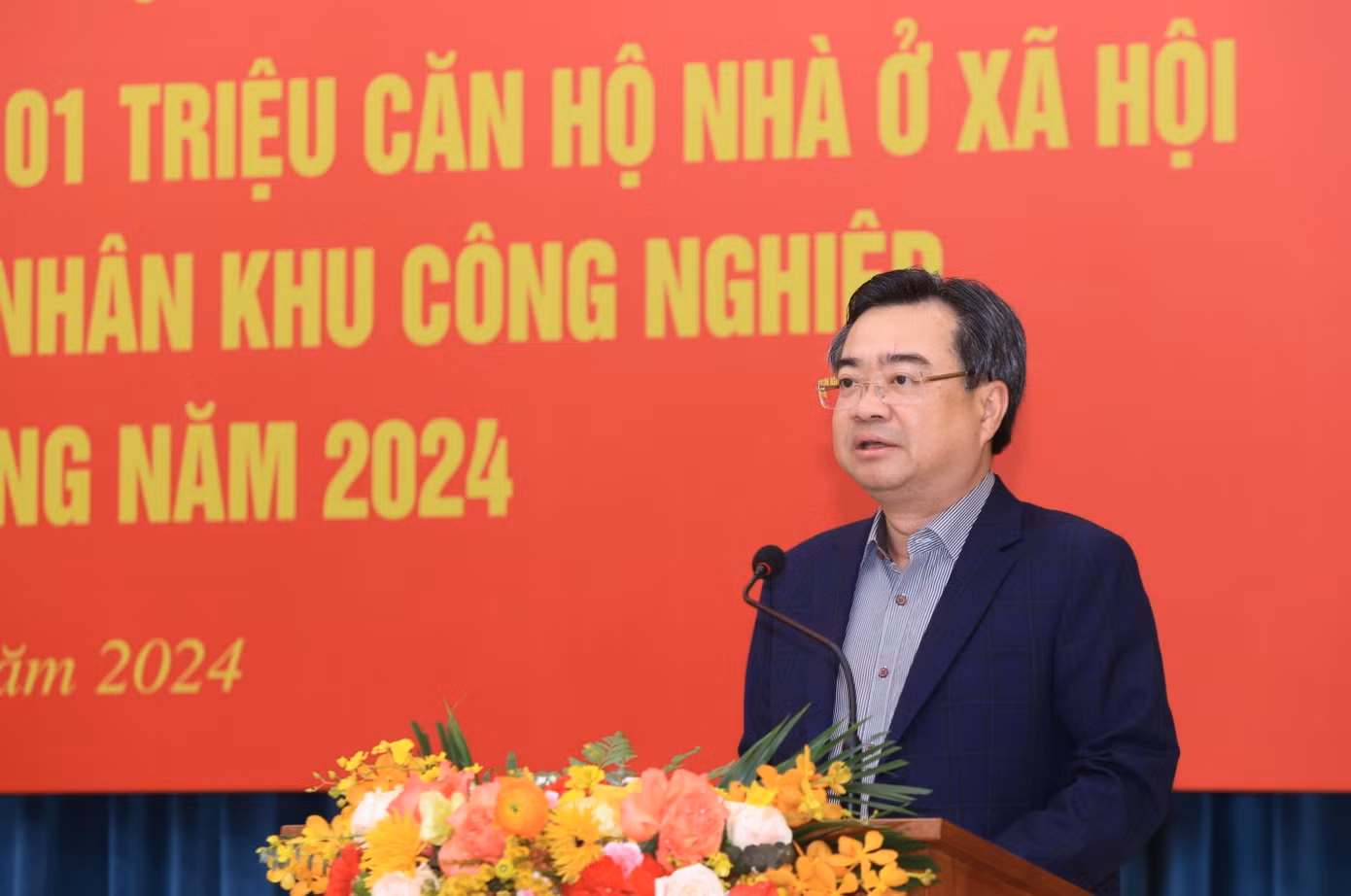Bộ trưởng Xây dựng Nguyễn Thanh Nghị. Bộ trưởng Xây dựng Nguyễn Thanh Nghị.