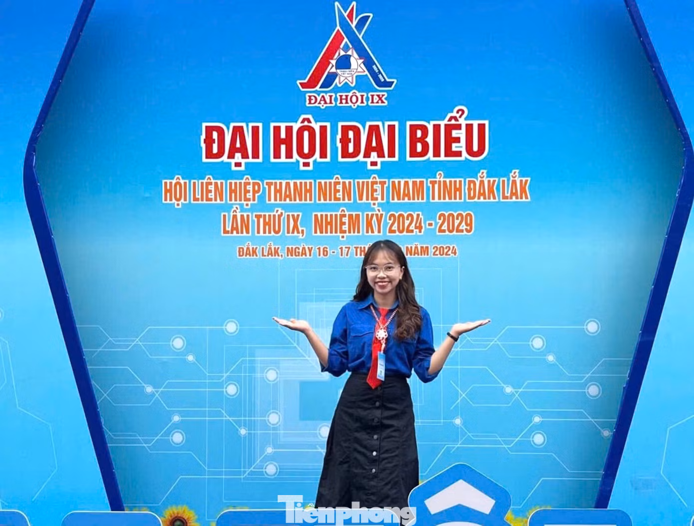 Thời gian qua, cô bạn luôn tích cực tham gia hoạt động Đoàn - Hội. Huyền Trân đã phối hợp tổ chức, tham gia các chương trình tình nguyện như: Tiếp sức mùa thi, Mùa hè xanh, hiến máu nhân đạo, các hoạt động thiện nguyện nhằm gây quỹ và tặng quà cho thiếu nhi và các gia đình có hoàn cảnh khó khăn trên địa bàn tỉnh.