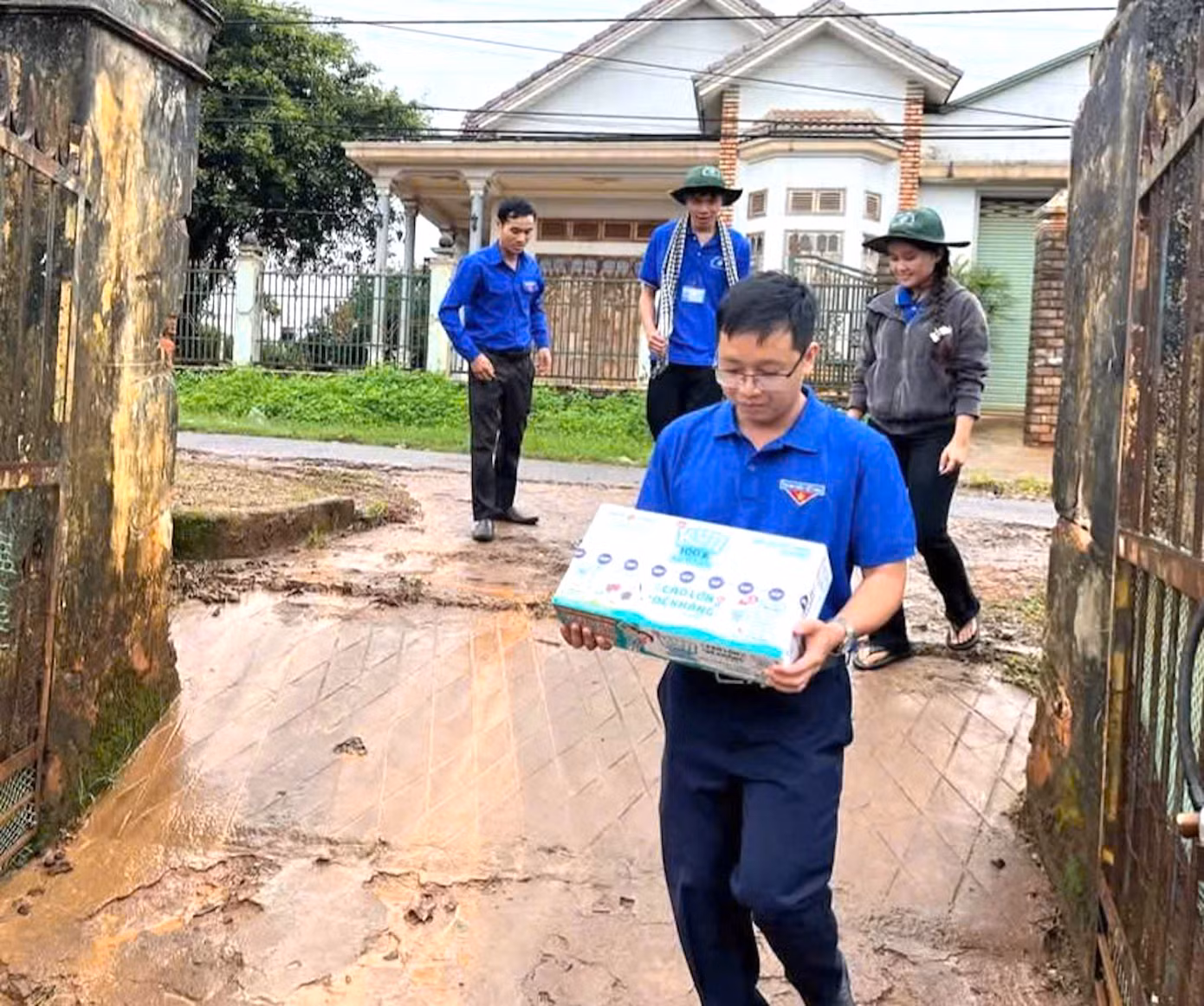 Anh Thủy tham gia nhiều hoạt động hướng về cộng đồng.