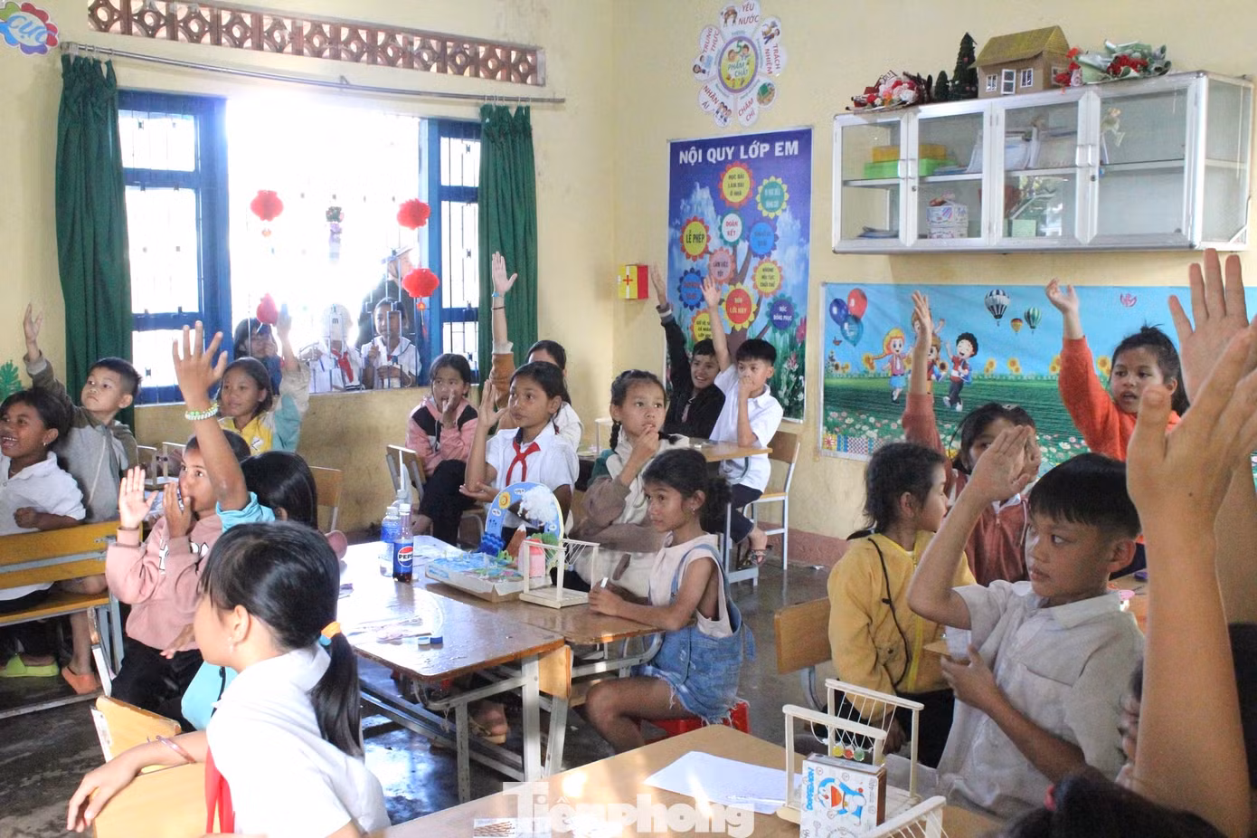 Lớp học Khoa học - Ngày hội STEM dành cho các học sinh tại trường Tiểu học trên địa bàn xã Ea Wer, huyện Buôn Đôn.