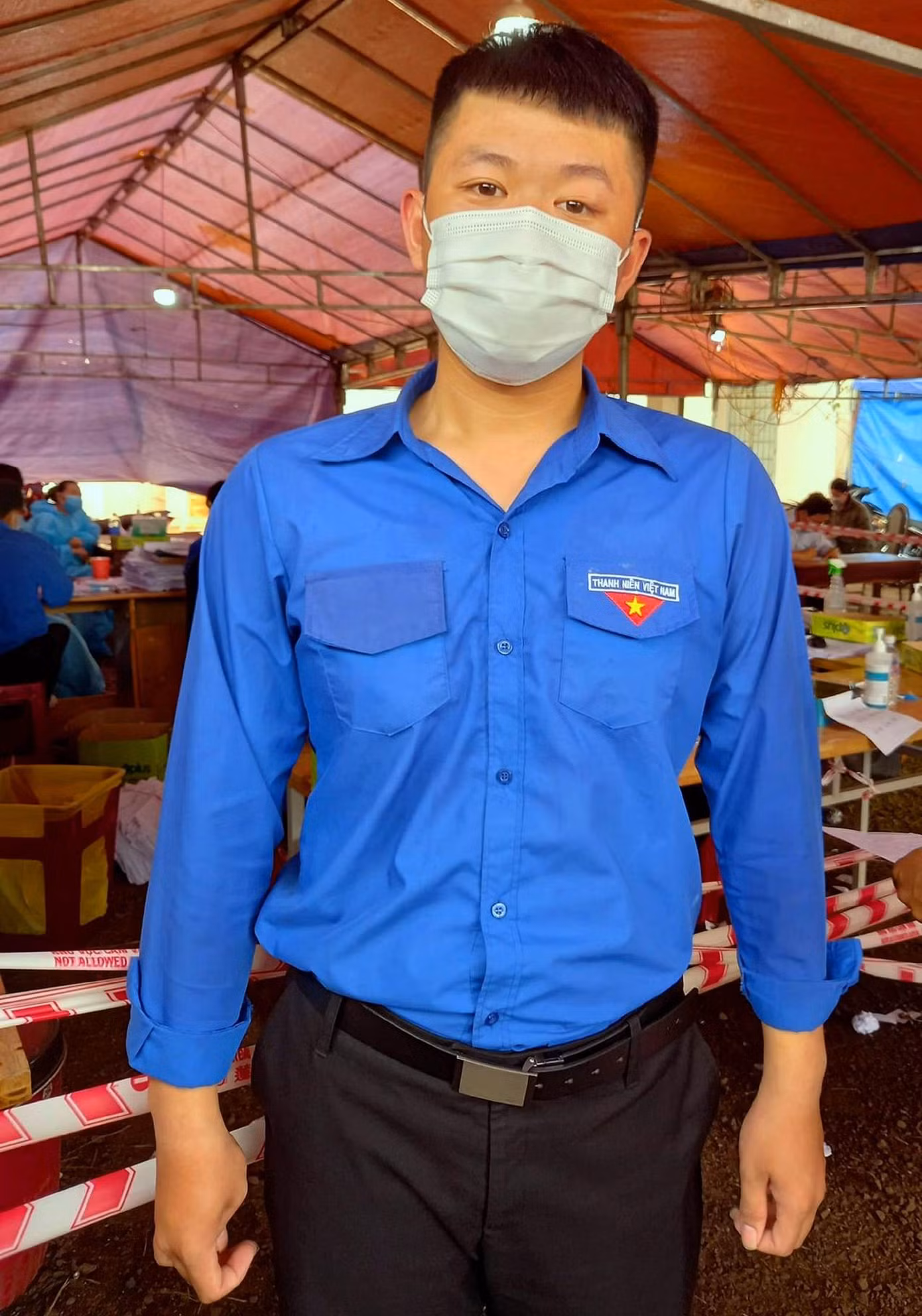 Phạm Hữu Trí tại chốt kiểm soát phòng chống dịch xã Hòa Phú Phạm Hữu Trí tại chốt kiểm soát phòng chống dịch xã Hòa Phú