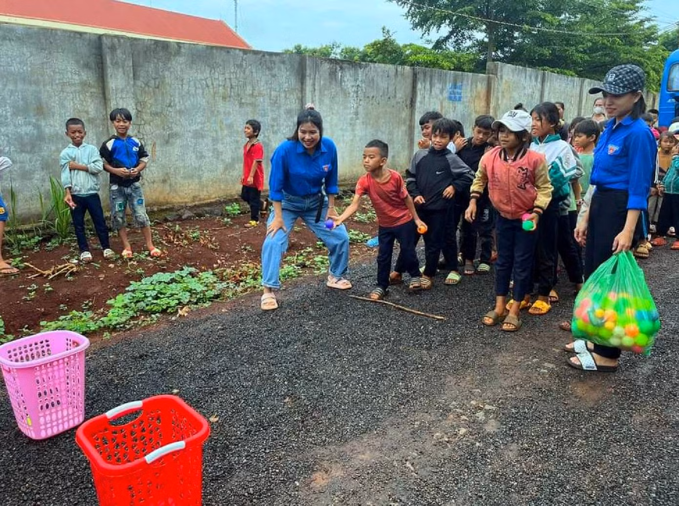 Nhiều chương trình ý nghĩa cho thiếu nhi ở các xã vùng sâu Nhiều chương trình ý nghĩa cho thiếu nhi ở các xã vùng sâu