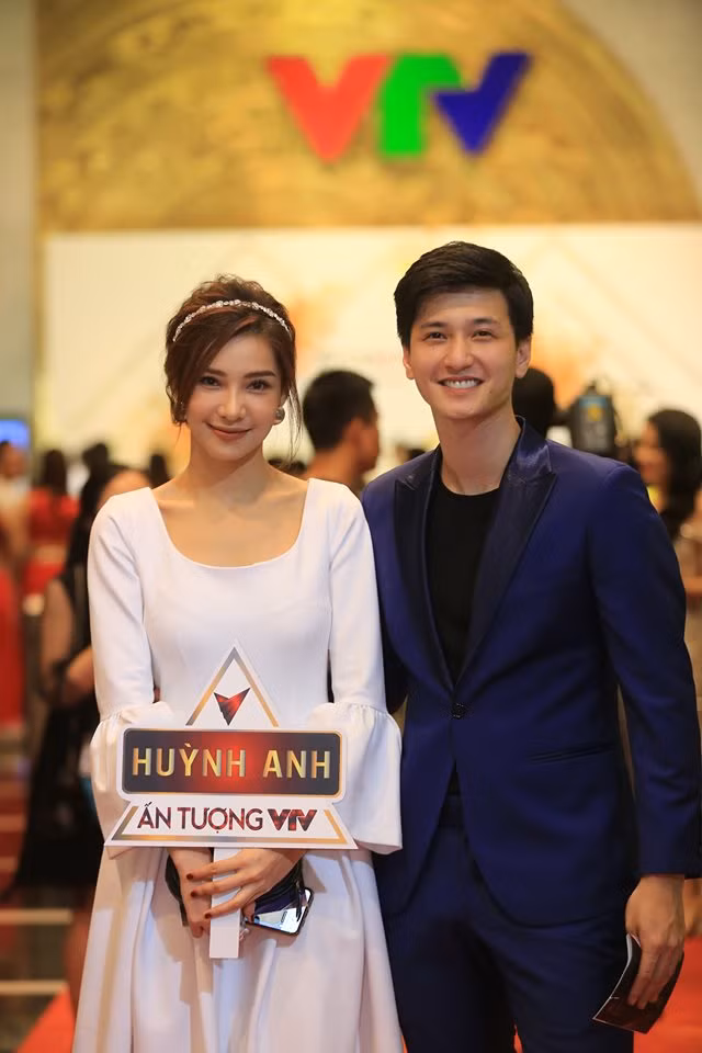 Dàn sao ‘Về nhà đi con’ đổ bộ thảm đỏ VTV Awards 2019 ảnh 17