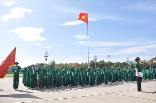 Để làm lễ chào cờ và báo công với bác