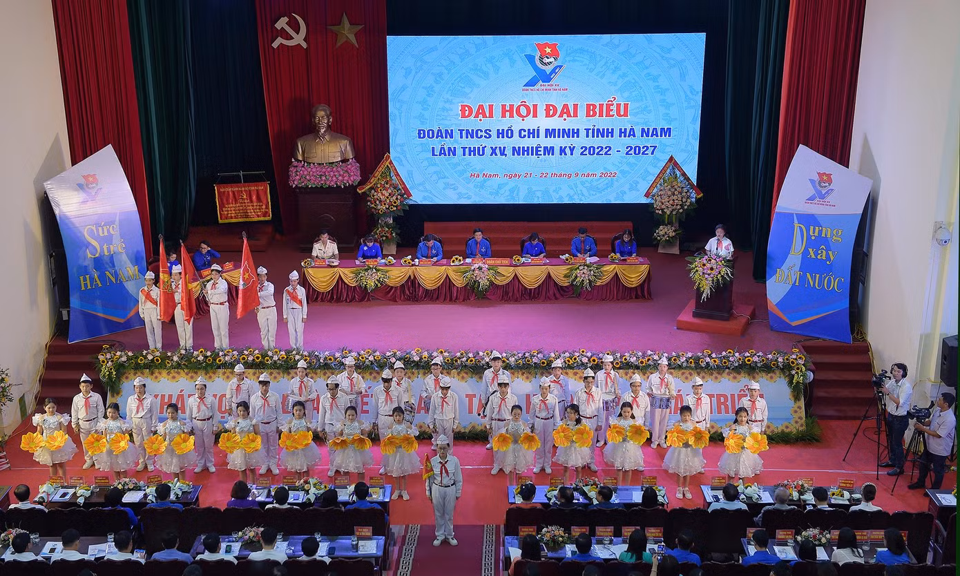 Đoàn thiếu nhi tỉnh Hà Nam chào mừng Đại hội đại biểu Đoàn TNCS Hồ Chí Minh tỉnh Hà Nam lần thứ XV nhiệm kỳ 2022 - 2027.