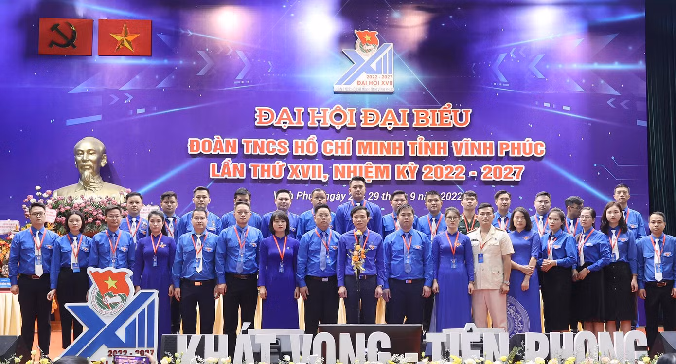 Đại hội ra mắt Ban Chấp hành Tỉnh Đoàn Vĩnh Phúc khóa XV nhiệm kỳ 2022 - 2027 gồm 32 anh, chị.