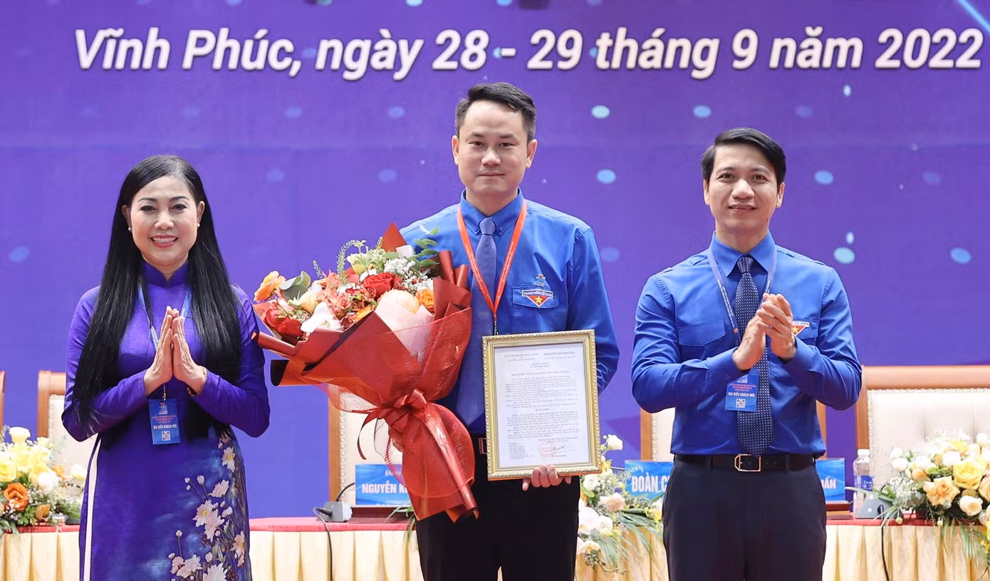 Tại Đại hội, anh Nguyễn Kim Quy - Ủy viên Ban Thường vụ Trung ương Đoàn, Bí thư Tỉnh Đoàn Vĩnh Phúc khóa XVI nhận quyết định công tác của Ban Bí thư Trung ương Đoàn. Anh Nguyễn Ngọc Lương và bà Hoàng Thị Thúy Lan trao quyết định công tác và tặng hoa chúc mừng anh Nguyễn Kim Quy.