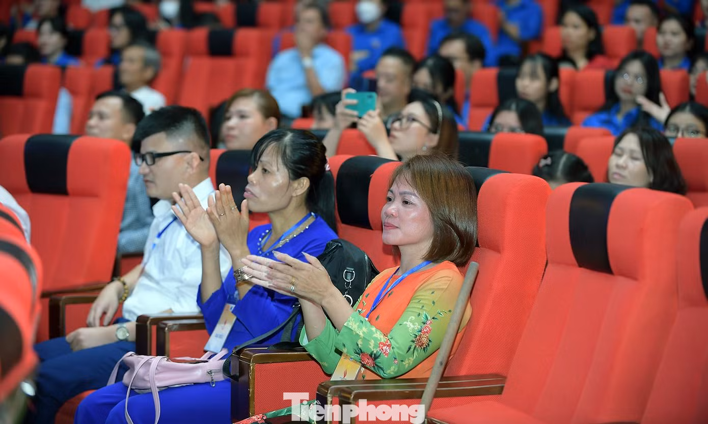 Các gương thanh niên khuyết tật tiêu biểu trong chương trình. Ảnh: Xuân Tùng