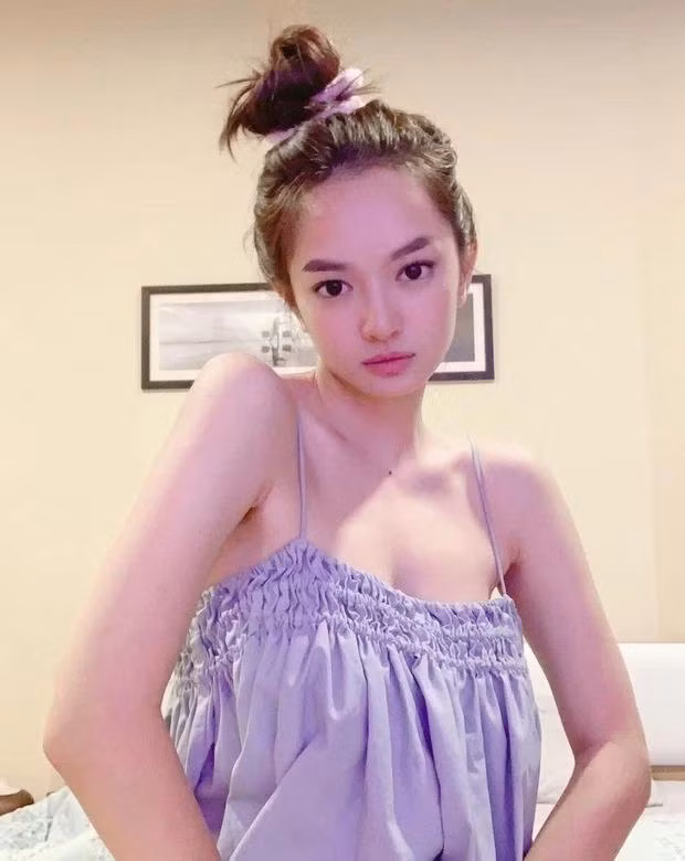 Để công chúng chú ý hơn đến năng lực của mình, Kaity Nguyễn đã quyết định hút mỡ vòng 1, giảm 9 cân để có thân hình mảnh khảnh.