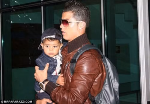  CR7 là 