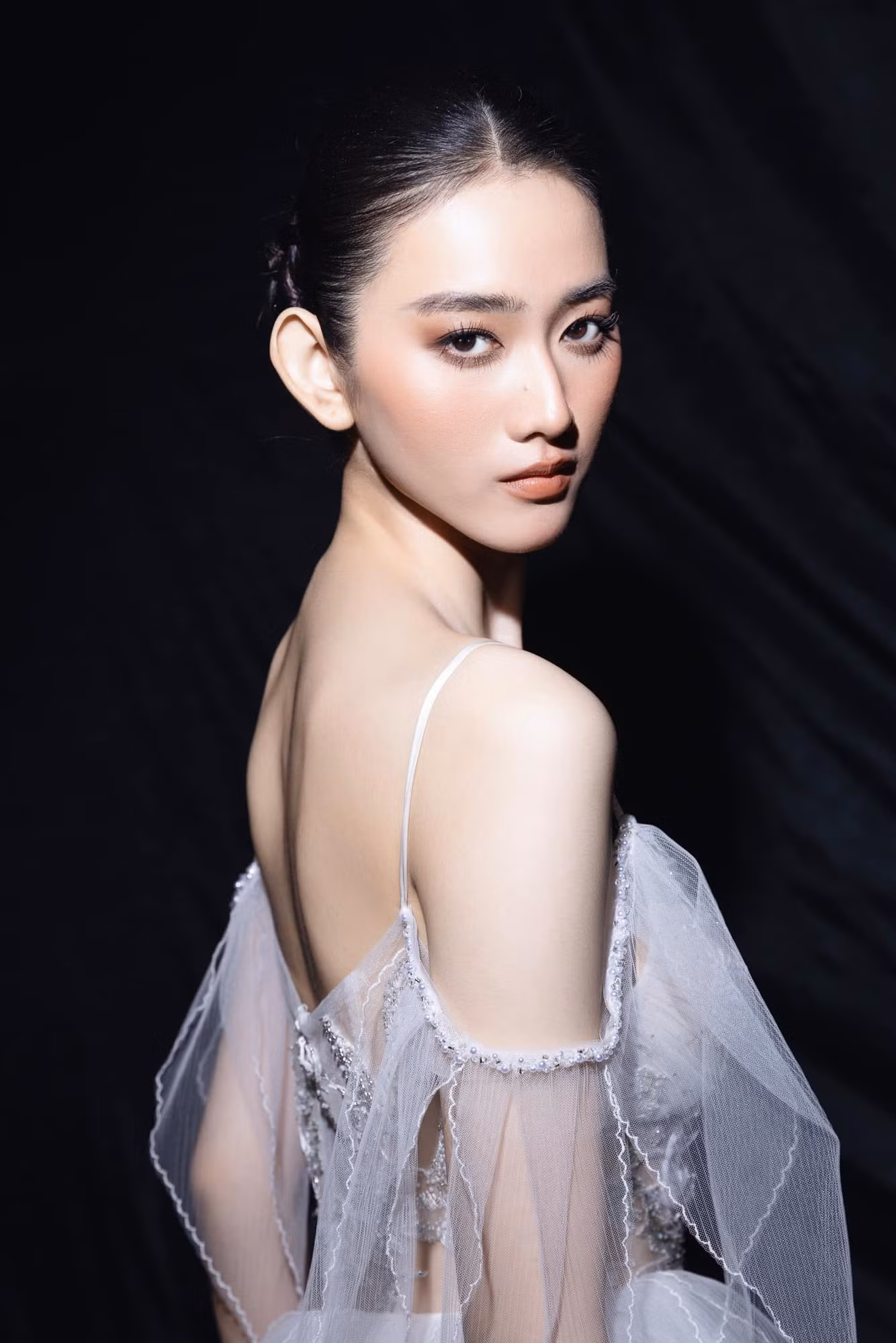 Hải Yến là sinh viên năm thứ ba, ngành Công nghệ Dệt may - Thời trang, ĐH Công nghiệp TPHCM. Hải Yến là sinh viên năm thứ ba, ngành Công nghệ Dệt may - Thời trang, ĐH Công nghiệp TPHCM.