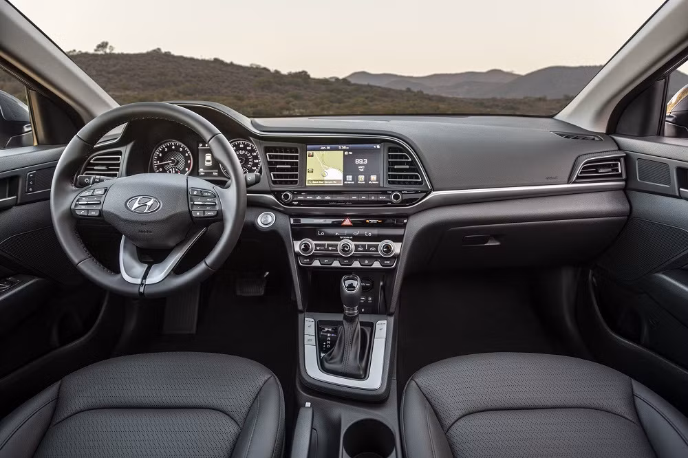 Hyundai Elantra 2019 sắp ra mắt với phiên bản được nâng cấp nhiều ảnh 2