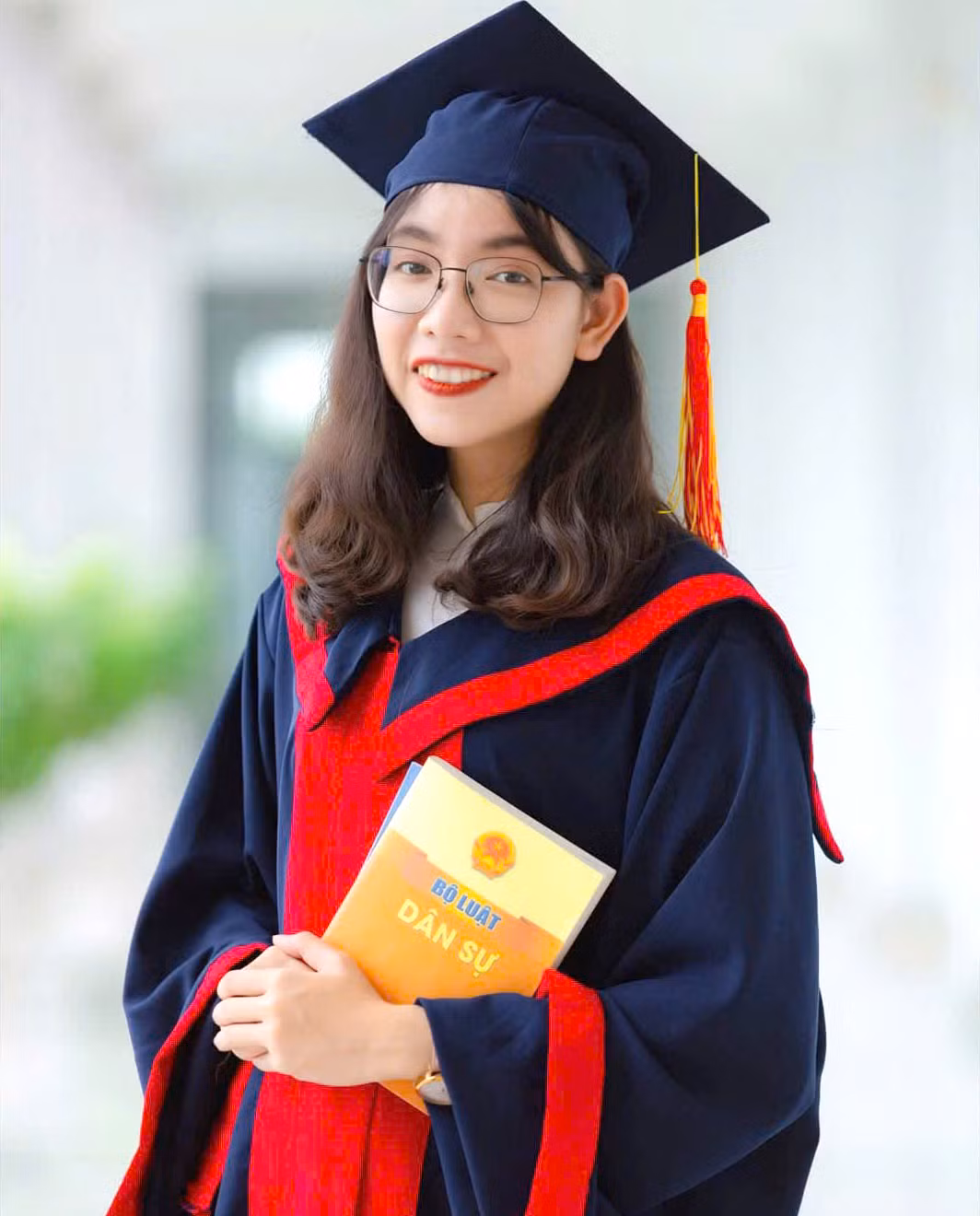 "Nhờ có hòa bình, chúng cháu được học tập, được cống hiến và trưởng thành, được thụ hưởng một cuộc sống ấm no, hạnh phúc", Mạnh Phương bày tỏ. Ảnh: NVCC