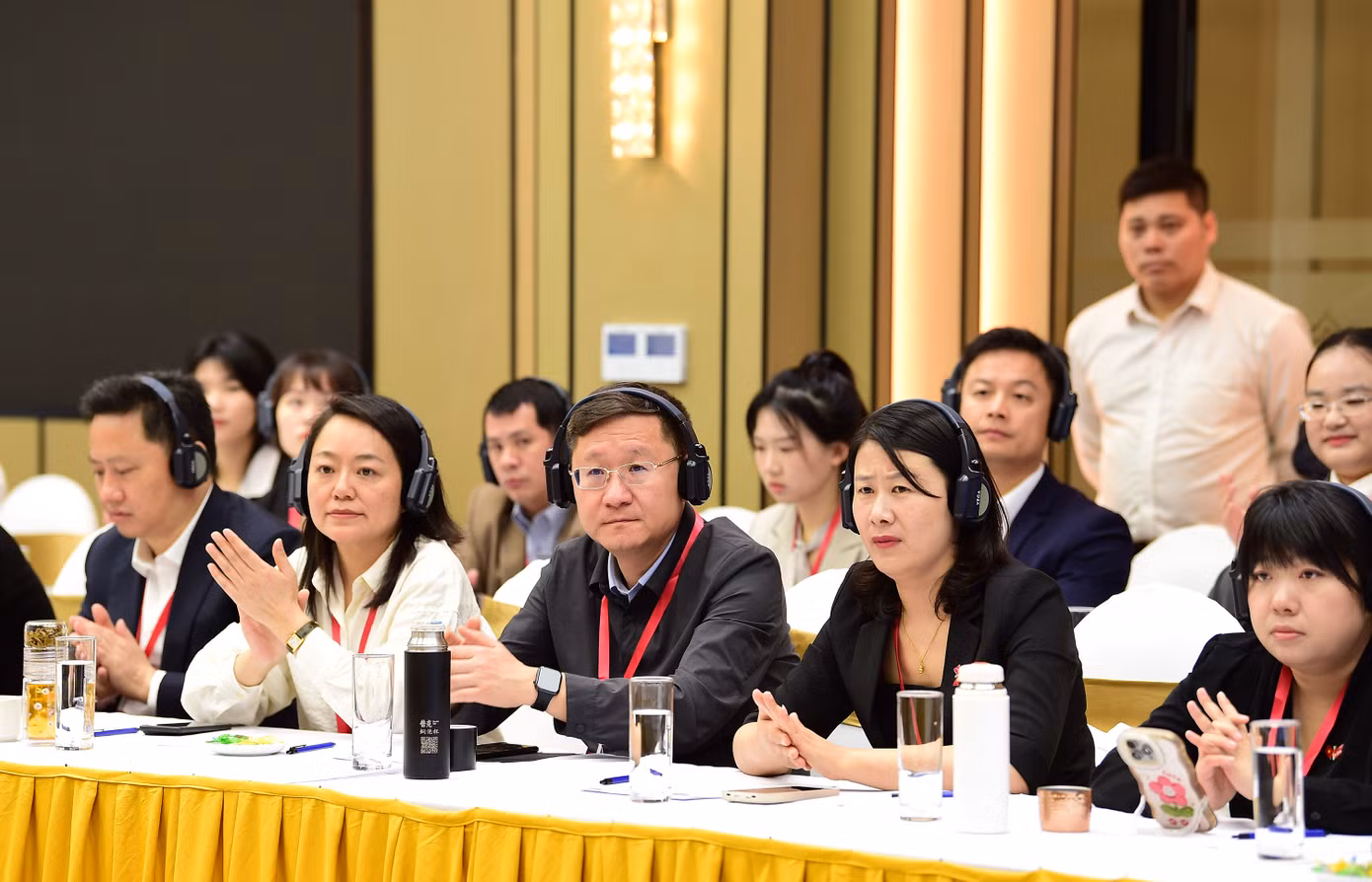 Đại biểu thanh niên Việt Nam và đại biểu thanh niên Trung Quốc tại tọa đàm. Ảnh: Xuân Tùng