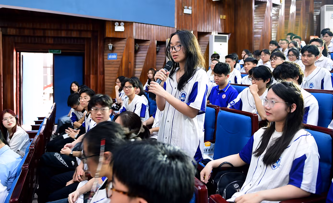Anh Hưng nhấn mạnh, năm nay là mùa thứ 9 cuộc thi được tổ chức và có nhiều điểm mới, trong đó có sự phối hợp với Hiệp hội dữ liệu, Bộ Công an. Các bạn trẻ có thể xây dựng mô hình kinh doanh dựa trên những dự liệu này.