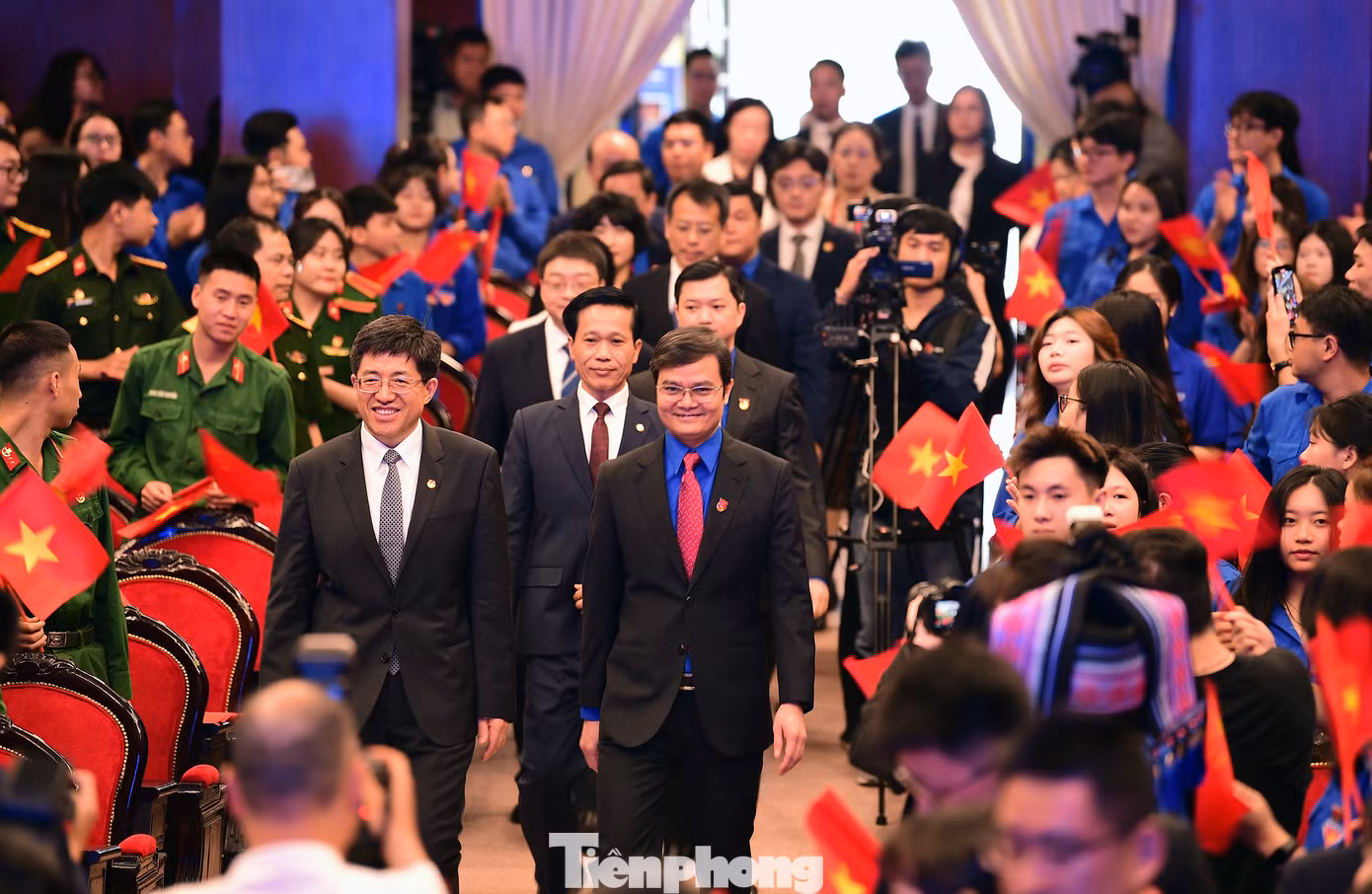 Khai mạc chương trình ‘Gặp gỡ hữu nghị thanh niên Việt Nam - Trung Quốc’ lần thứ 24. Ảnh: XUÂN TÙNG Khai mạc chương trình ‘Gặp gỡ hữu nghị thanh niên Việt Nam - Trung Quốc’ lần thứ 24. Ảnh: XUÂN TÙNG
