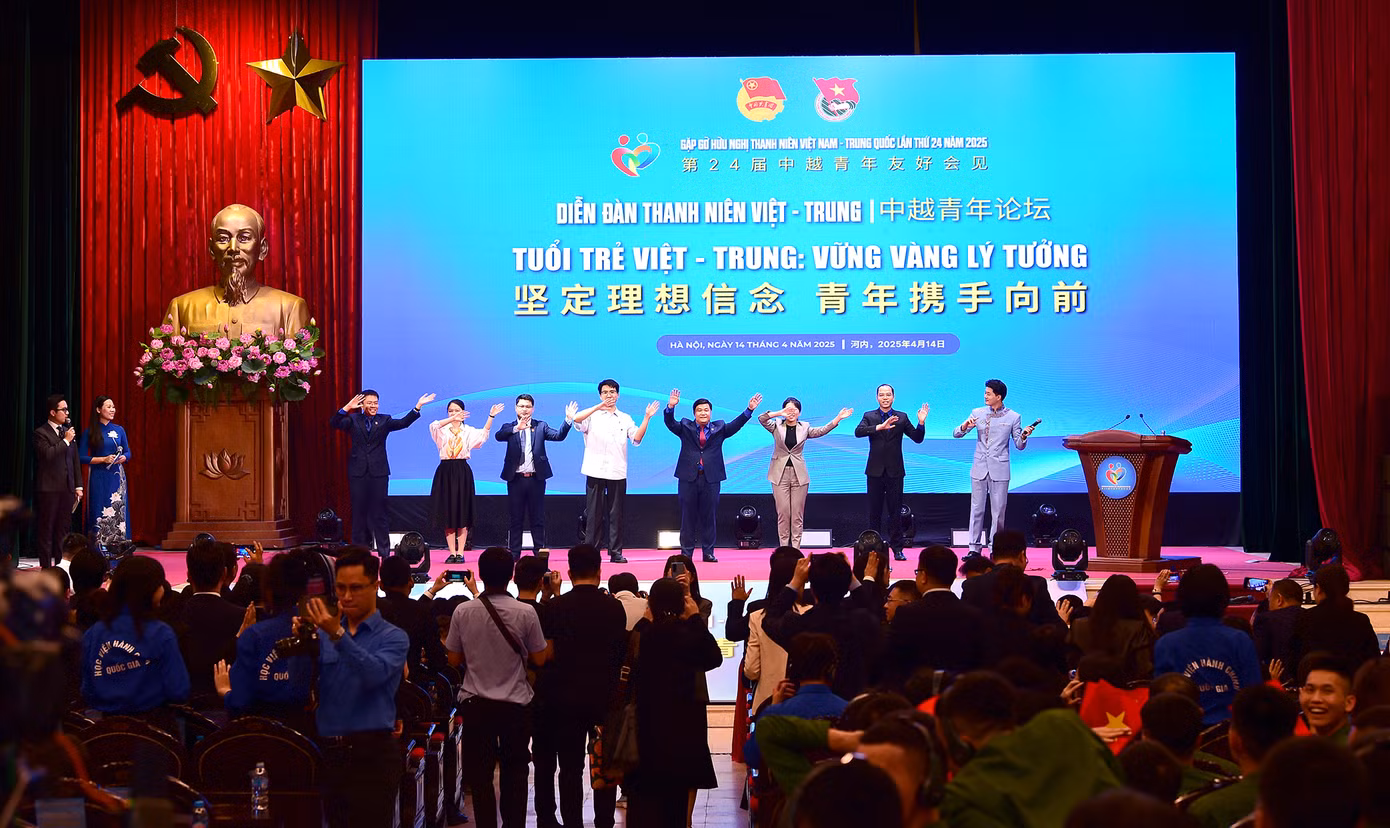 Thanh niên Việt Nam - Trung Quốc chia sẻ kinh nghiệm tại Diễn đàn hữu nghị.
